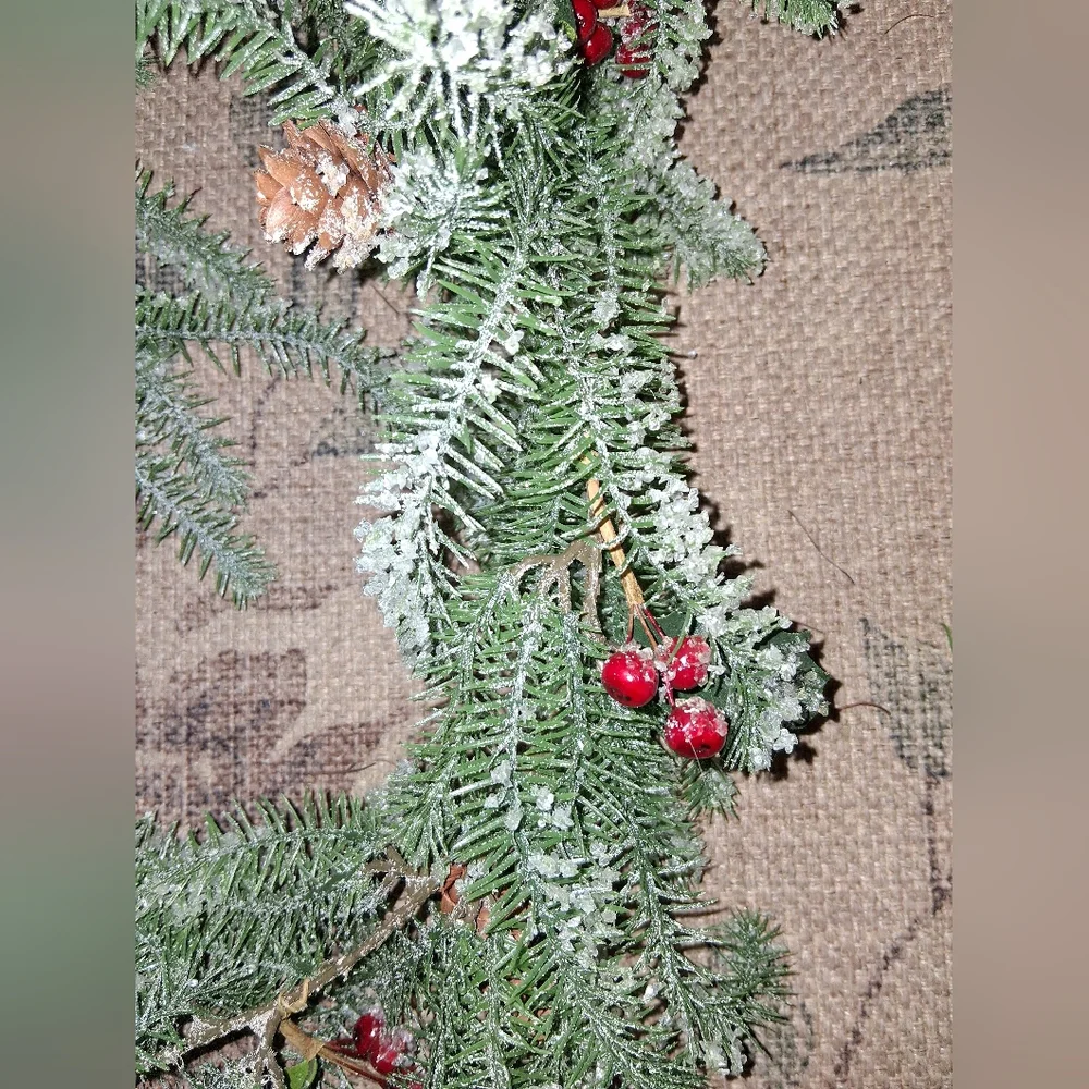 6' Frosted Faux Garland W/Red Berries & Pinecones